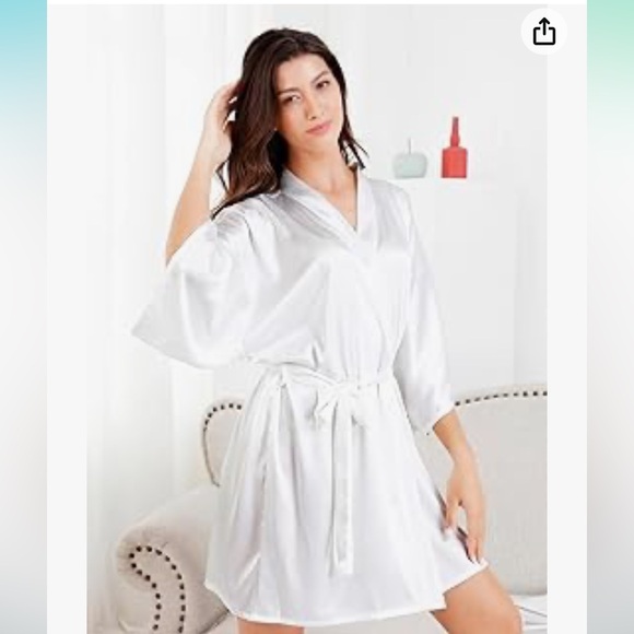 Bride robe with rhinestones - Picture 3 of 4